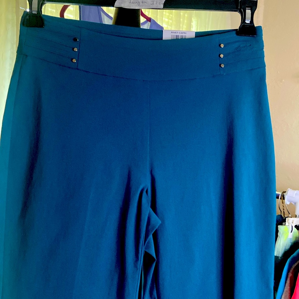 Rivet Capri Pants